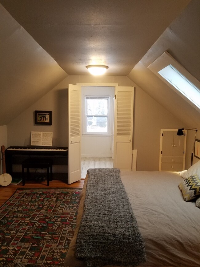 Foto del edificio - 1350 Van Buren Ave
