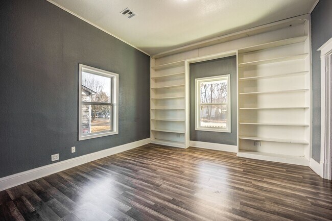 Foto del edificio - Freshly Updated 2 Bedroom House