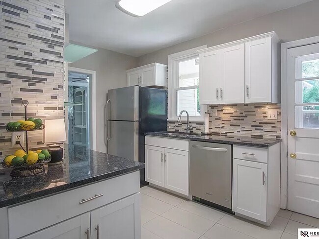 Building Photo - 602 N 41st Ave