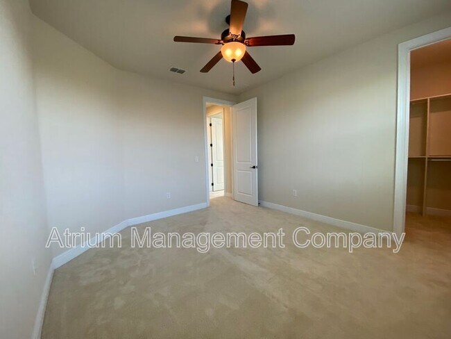 Building Photo - 8400 Pippen Dr