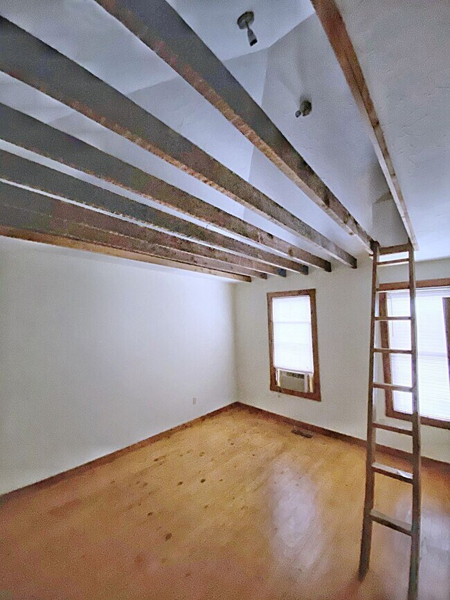 Foto del edificio - Affordable German Village house with fence...