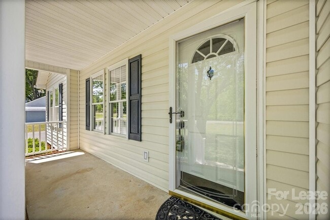 Building Photo - 425 Griggs Rd