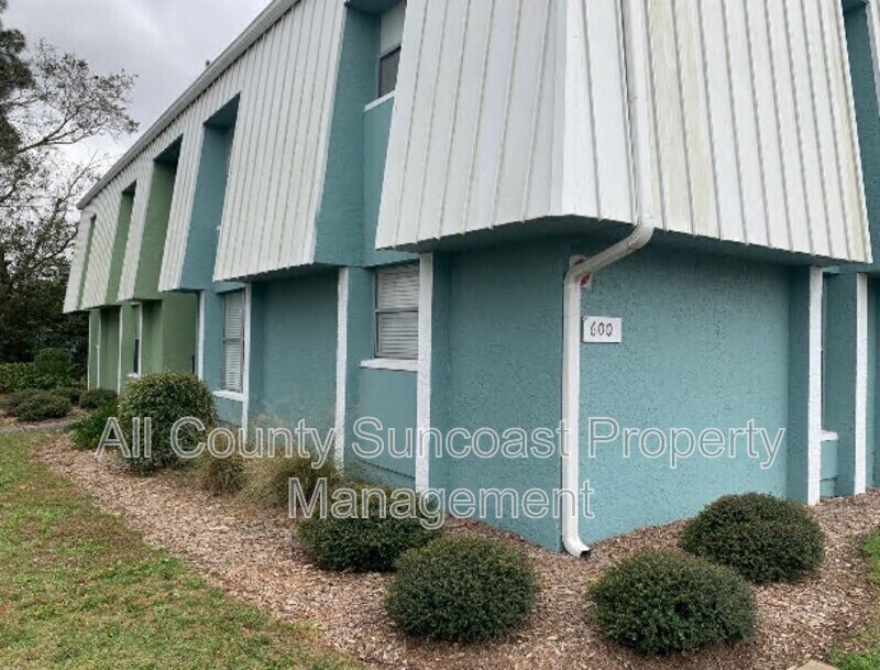 Foto principal - 7601 35th St N