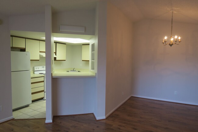 Foto del edificio - Available Now!
