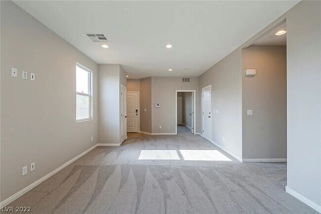 Building Photo - 8688 Vondel Park St