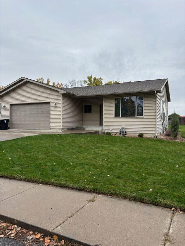 Primary Photo - 3 bedroom in Billings MT 59105