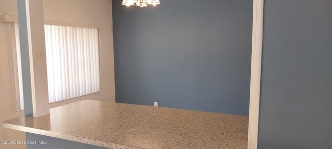 Building Photo - 855 Delano Rd