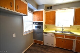 Building Photo - 2761 Forestview Ave