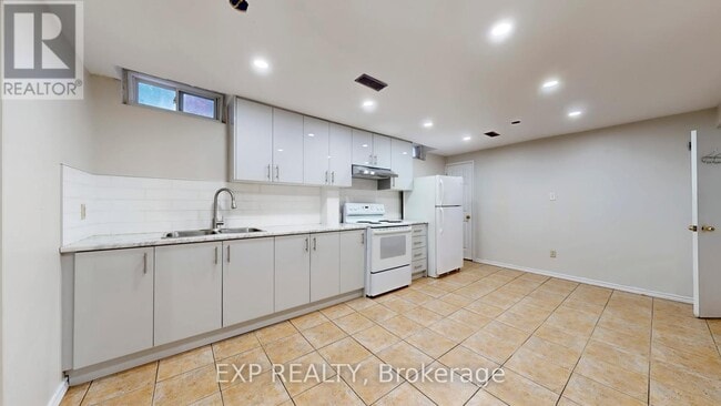 Building Photo - 93 Tall Grass Trail