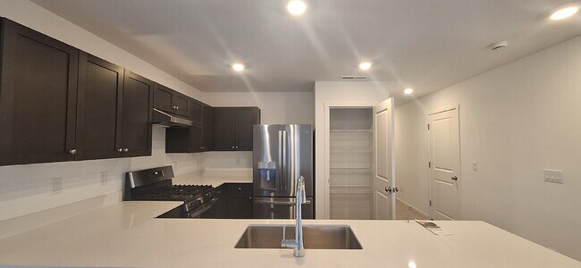 Foto del edificio - 3 Bedroom 2 Bathroom New build House