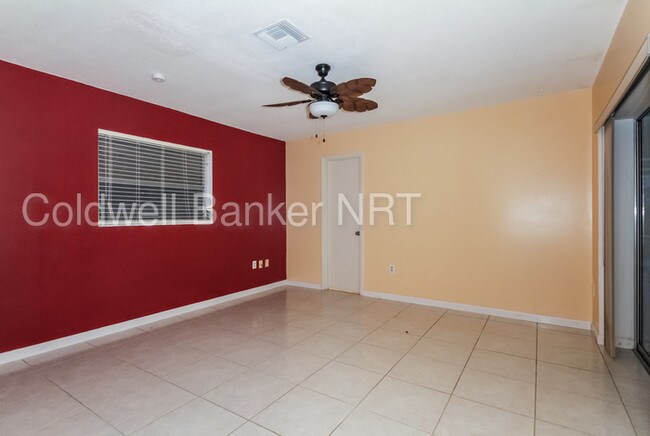 Building Photo - 105 Golf Club Lane, Venice, FL 34293