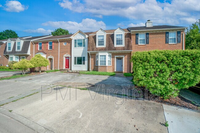 Building Photo - 609 Sedgefield Ct