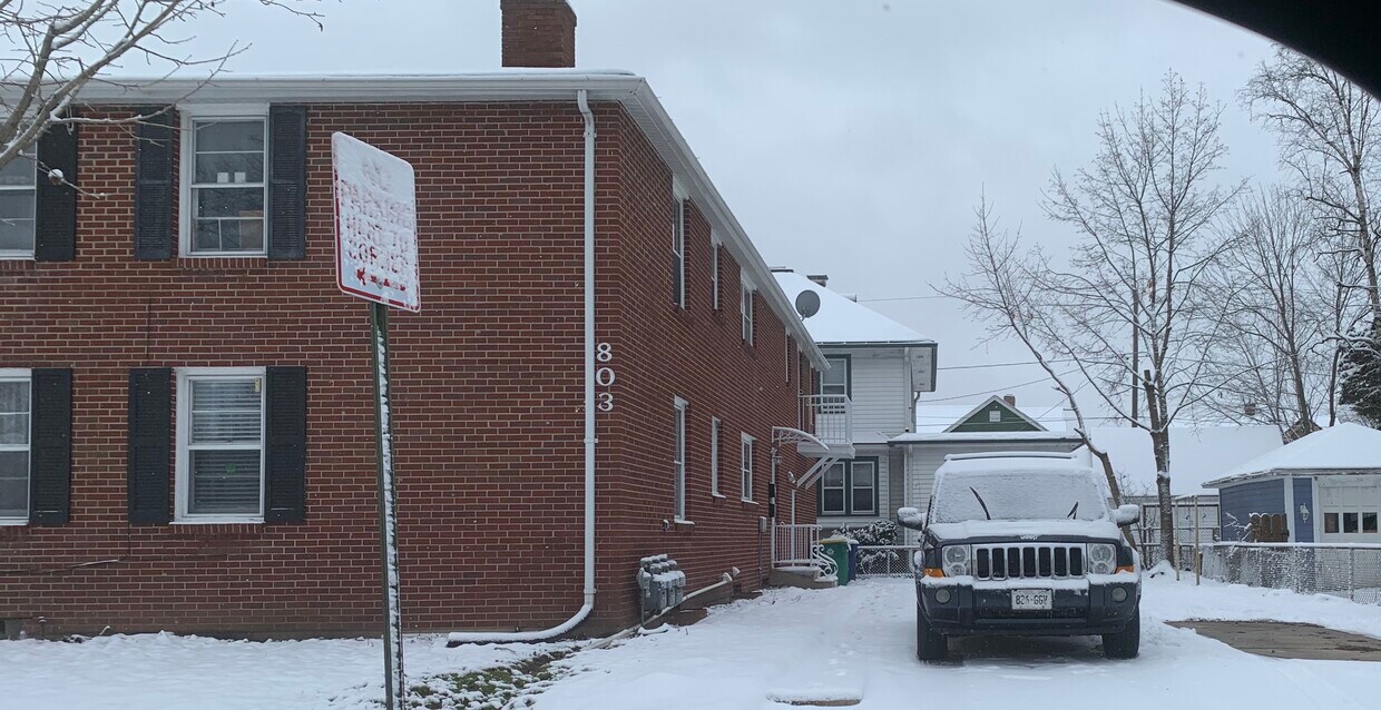 Building Photo - 202 S Oakland Ave