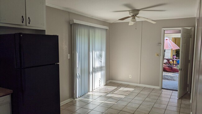 Foto del edificio - 2679 Sherlock Dr