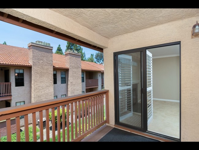 Building Photo - 12051 Alta Carmel Ct