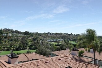 Building Photo - 30902 Club House Dr