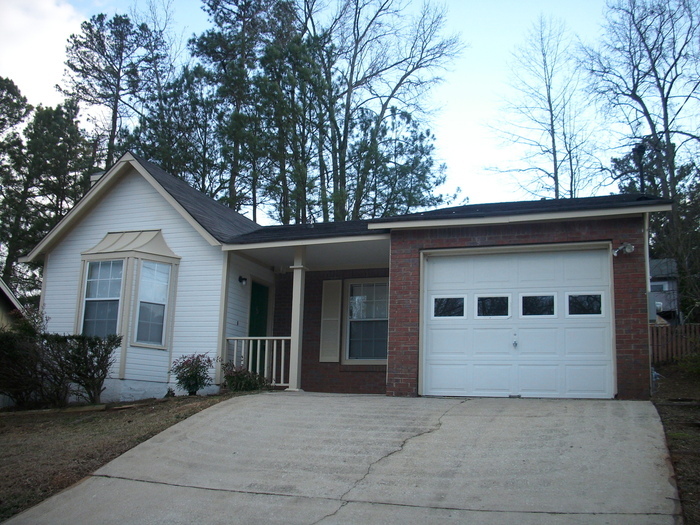 Primary Photo - Beautiful Newly updated 3 Bedroom 2 bathro...