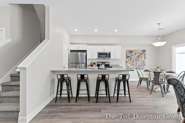Building Photo - 13630 Signature Dr