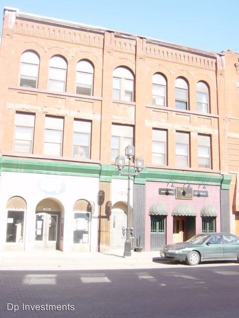 Primary Photo - 113 1/2 W 1st St