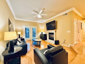 Building Photo - 2400 McCue Rd