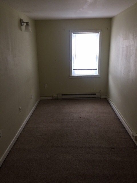 Building Photo - 103 S Mary St