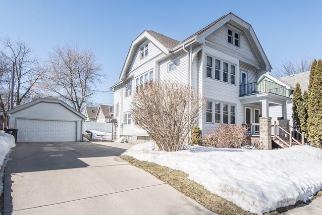 Building Photo - 537 N 59th St