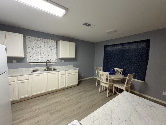 Foto del edificio - 15118 Carraway Ct