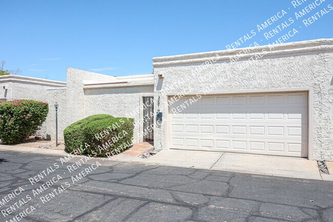 Building Photo - 2610 E Edgemont Ave