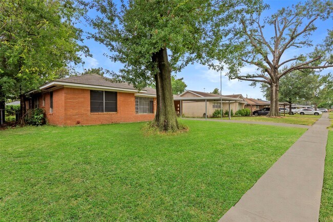Foto del edificio - 1027 Stonecrest Dr