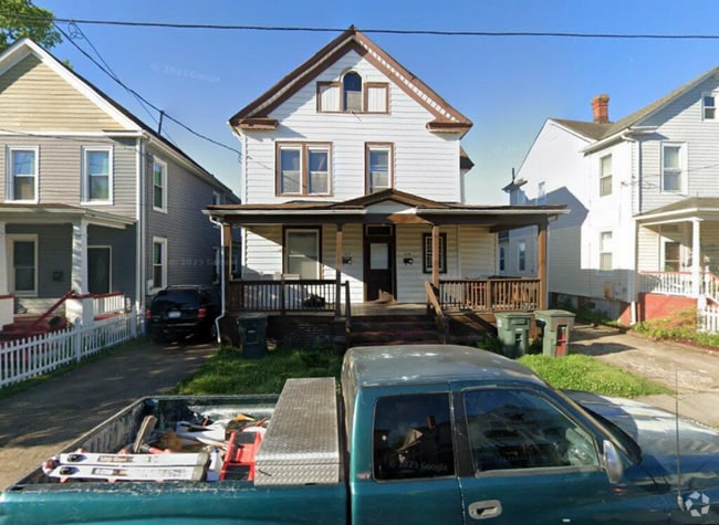 Building Photo - 127 Poplar Ave