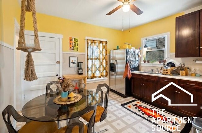 Foto del edificio - 5128 W Henderson St