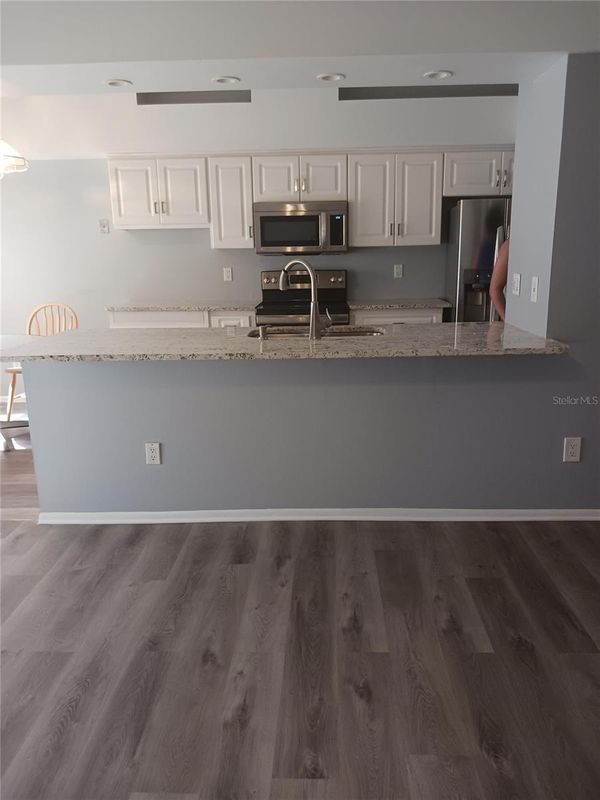 Building Photo - 7706 Covedale Dr