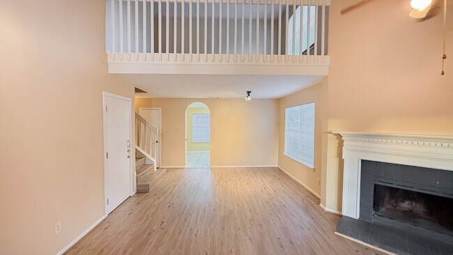 Foto del edificio - 17326 Harmony Hill Dr