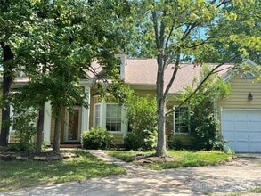 Building Photo - 6002 Kenmore Ln