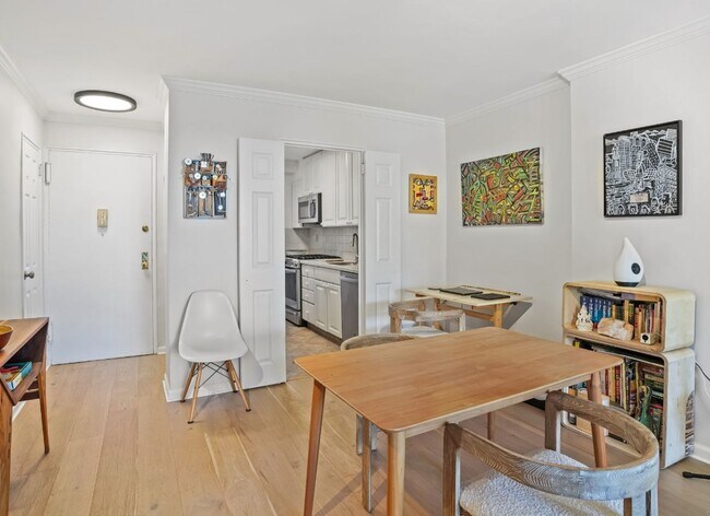 Foto del edificio - 91 Strawberry Hill Ave