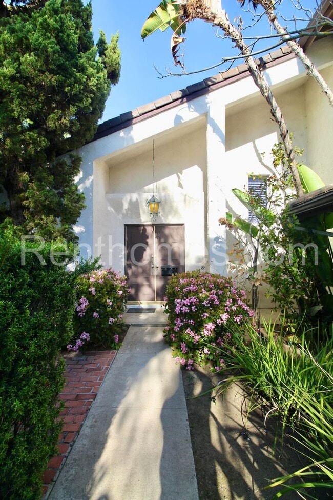 Building Photo - 10258 Grayfox Dr
