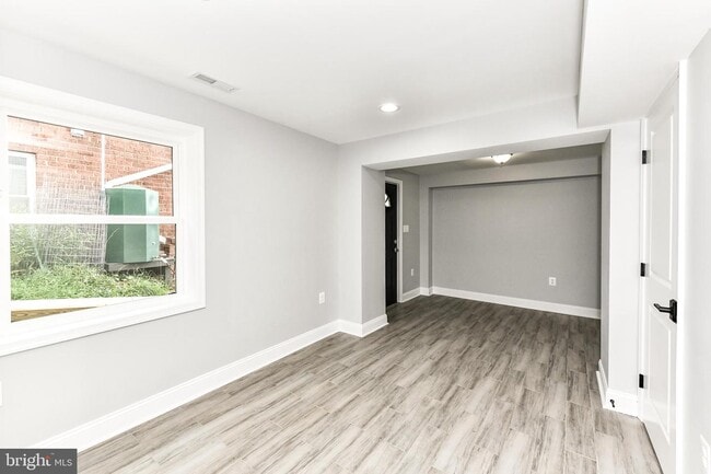 Building Photo - 5352 Chillum Pl NE