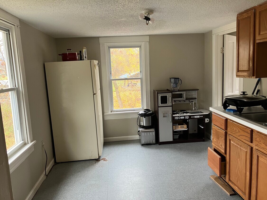 773 Bedford St Unit Apt B, Claysburg, PA 16625 Apartments in