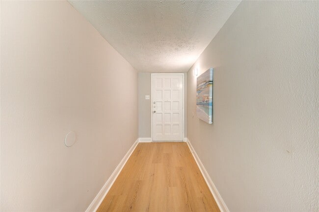 Building Photo - 15515 Mira Monte Dr