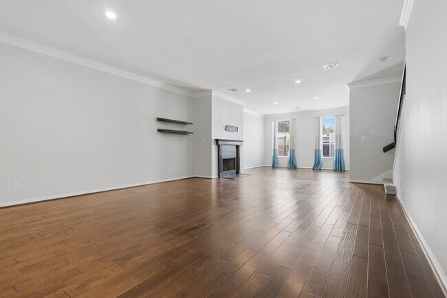 Building Photo - 9419 Stonehouse Ln
