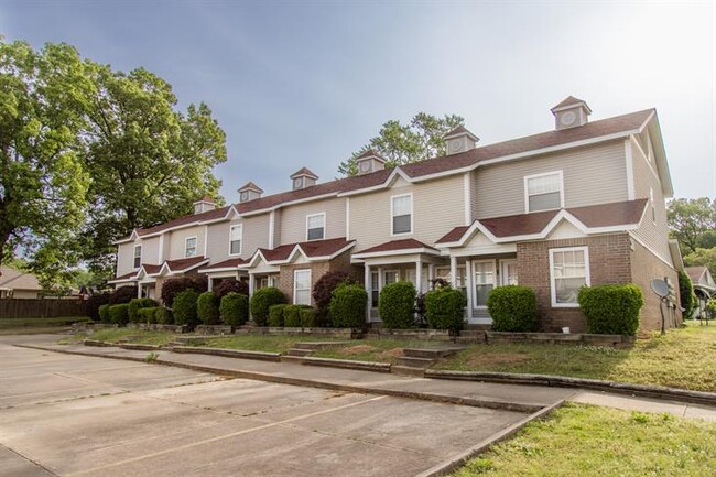 Building Photo - Willow Grove