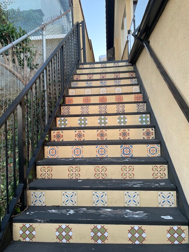 Escaleras exteriores - 4447 Don Milagro Dr