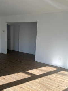 Building Photo - 15 Berges Ave