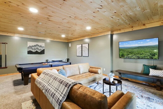 Building Photo - 757 Double Knob Rd