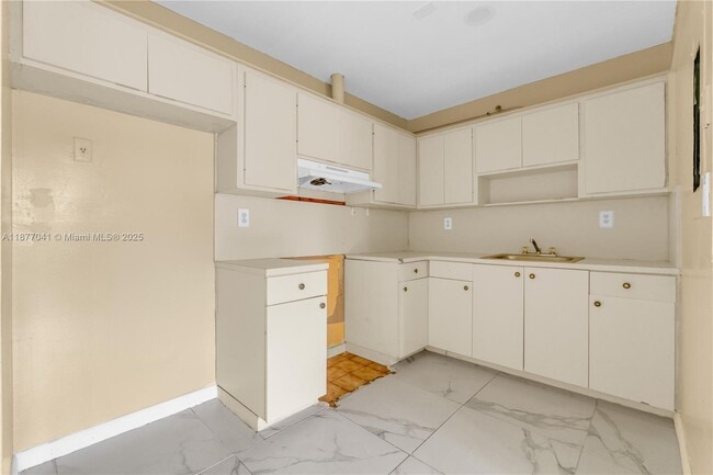 Foto del edificio - 5807 SW 27th St