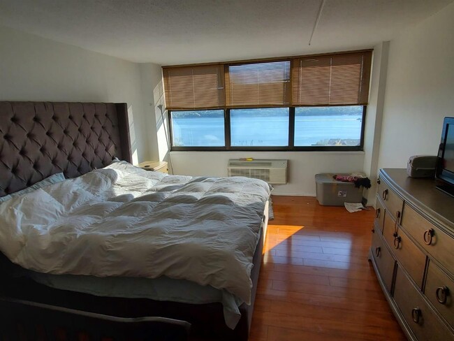 Foto del edificio - 7004 Boulevard E