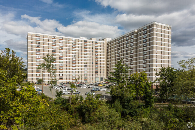 Building Photo - 4600 Duke St