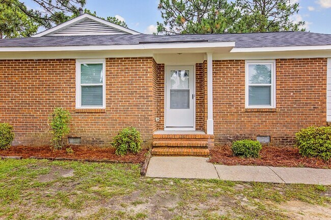 Foto del edificio - Ranch Style 3 bedroom 2 bathroom NEST Close to Fort Liberty!