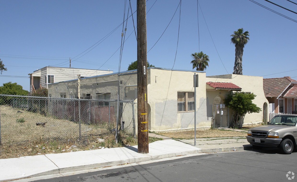 Foto principal - 415-430 E 9th St