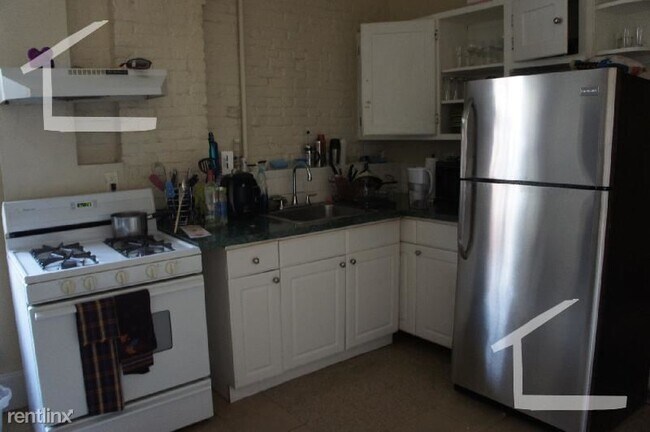 Foto del edificio - 2 br, 1 bath  - 86 Hammond St Apt 4A